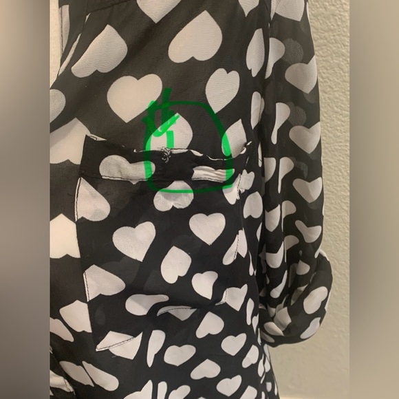 Express black and white heart blouse - Picture 7 of 7